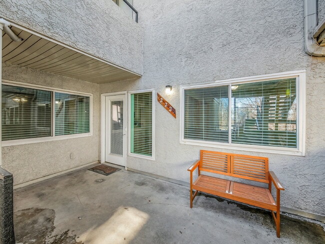 Building Photo - $1,340.95 with $300.00 OFF the FIRST MONTH'S RENT - 2 Bedrooms, 1 Bathroom, Condo in Lakewood wit...