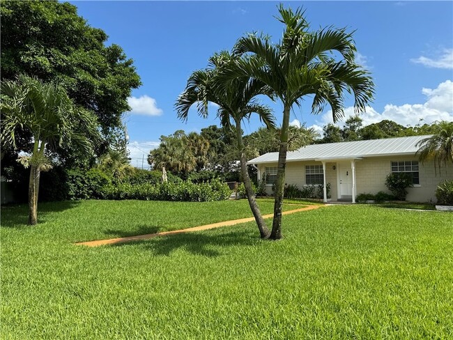 Primary Photo - 2015 15th Ln