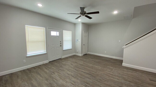 Building Photo - 5225 E Houston Rd