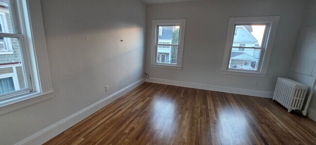 Building Photo - 88 Linden St