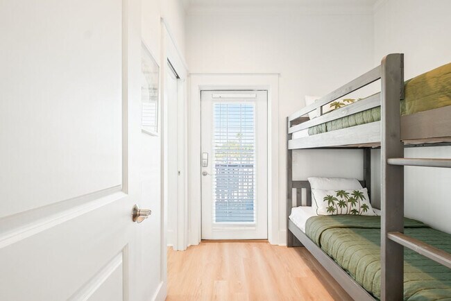 Building Photo - 22022 Front Beach Rd