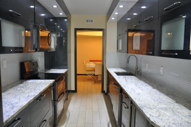 Building Photo - 19707 Turnberry Way