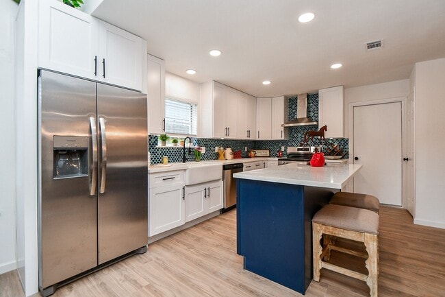 Building Photo - 23931 Pepperrell Pl St