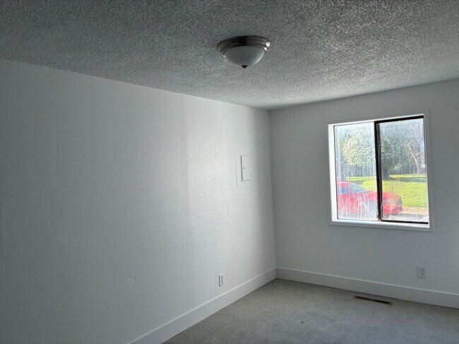 Building Photo - 3316 E College Way