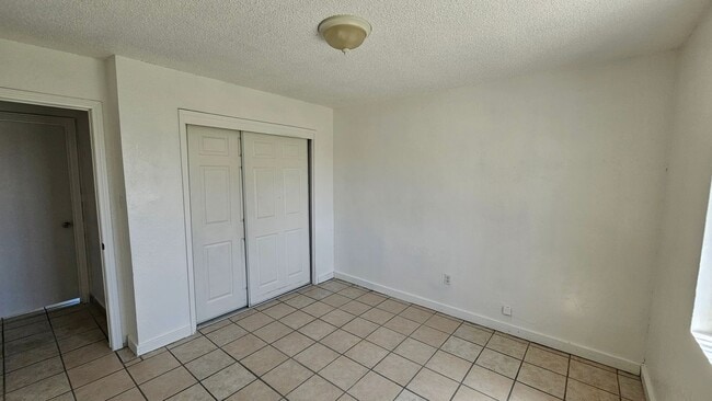 Building Photo - Available Now | 3 Bd 1 Ba Home in East Bak...