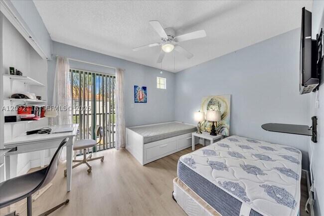 Building Photo - 1408 NW 126th Ave