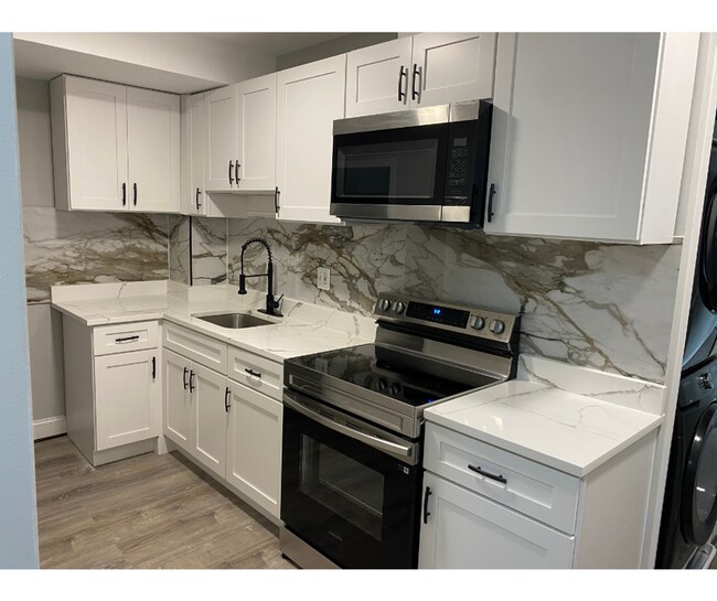 Building Photo - 210 N Mount St