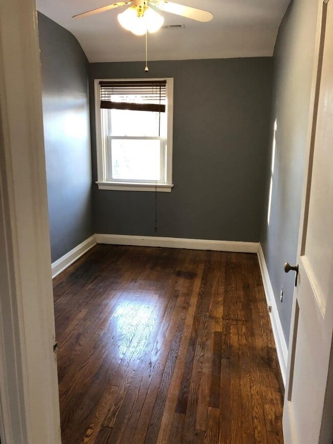 Building Photo - 3 Bedroom, 1.5 Bath Townhome in Towson