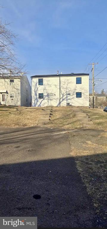 Building Photo - 580 Walnut St