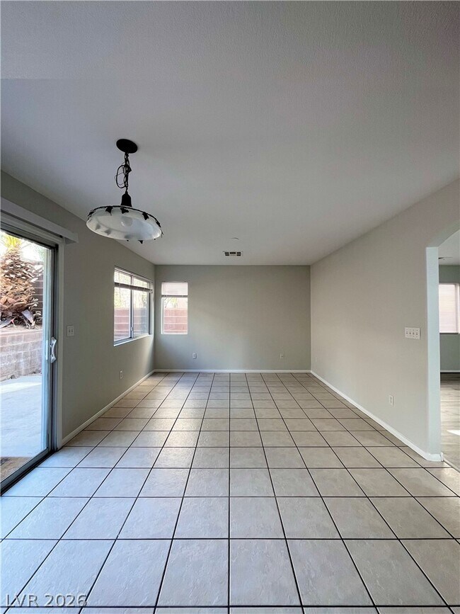 Building Photo - 913 Toro Canyon Ln