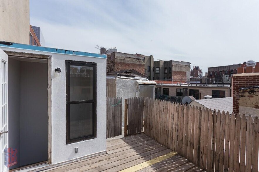 Building Photo - 218 Avenue A