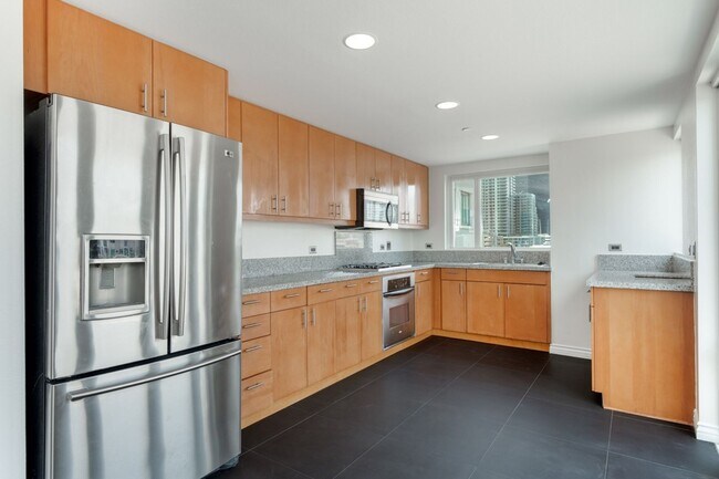 Building Photo - Stunning East Village 2 Bedroom at Nexus! Expansive Balcony! Pet Ok!