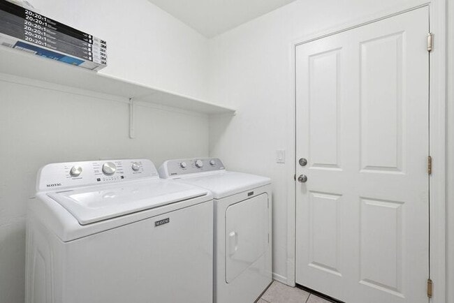 Building Photo - 2301 N Avenida TABICA