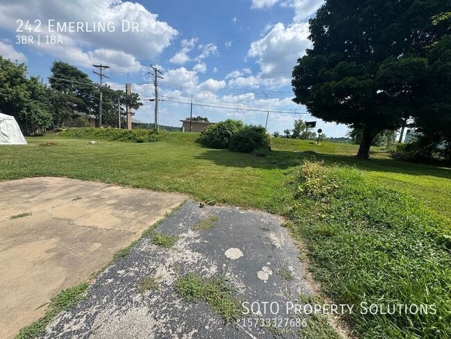 Building Photo - 242 Emerling Dr
