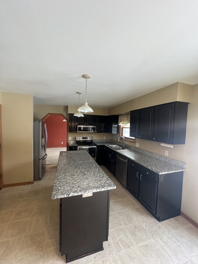 Building Photo - N6188 Shadybrook Ln