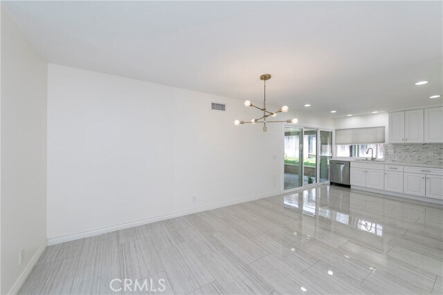 Building Photo - 2713 Deerpark Dr