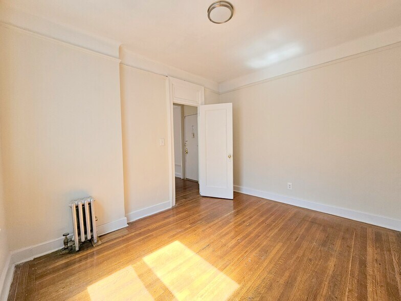 Building Photo - 138 Haven Ave