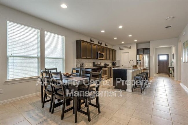 Building Photo - 227 Everglade Dr