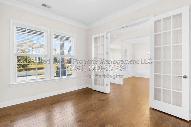 Building Photo - 4004 Petersburg Dr