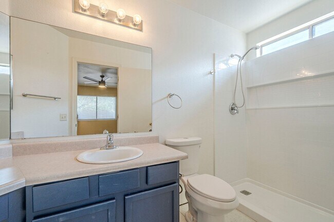 Building Photo - Spacious 3-Bed Tucson Rental with Garage &...