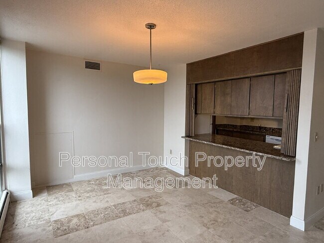Building Photo - 501 7th St S