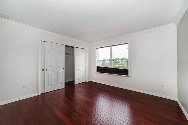 Building Photo - 10124 Malpas Point