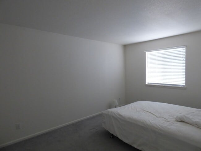 Building Photo - 1596 Meachum Way