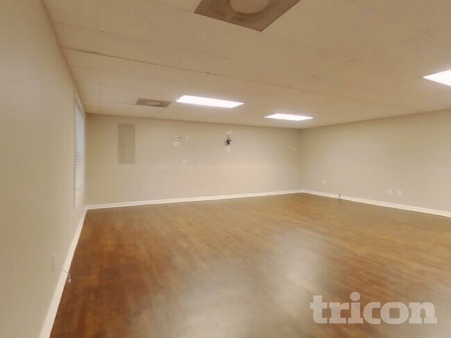 Building Photo - 8870 Mae Ct