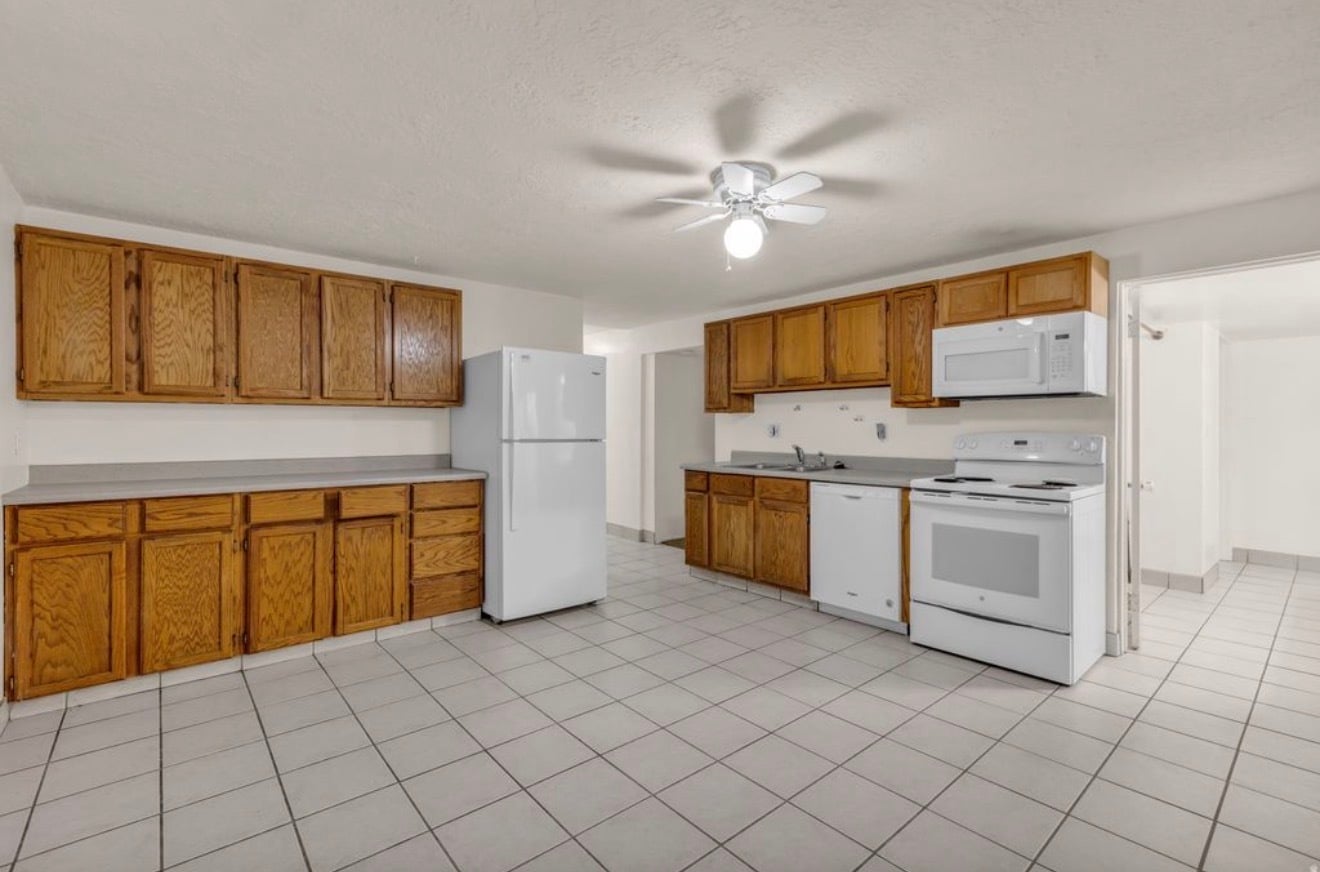 Building Photo - 2321 Harvest Ln