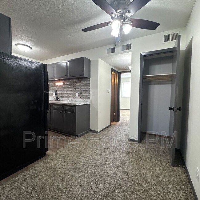 Building Photo - 1109 N 28th St