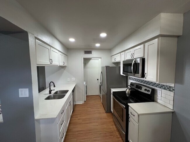 Building Photo - 3511 Alpine Cir
