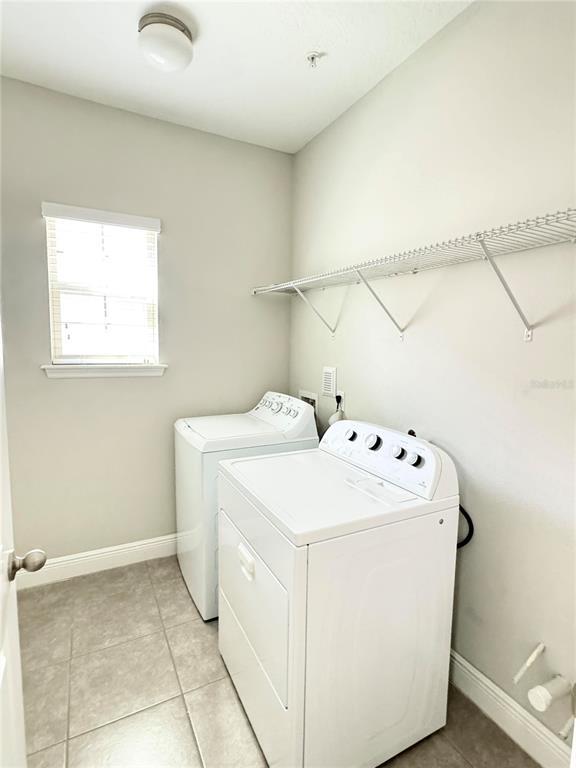 Building Photo - 9434 Trinana Cir