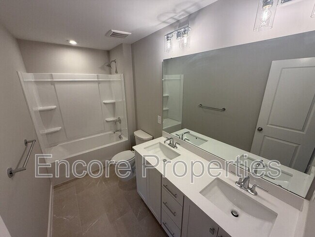 Building Photo - 67 Wandering Wy