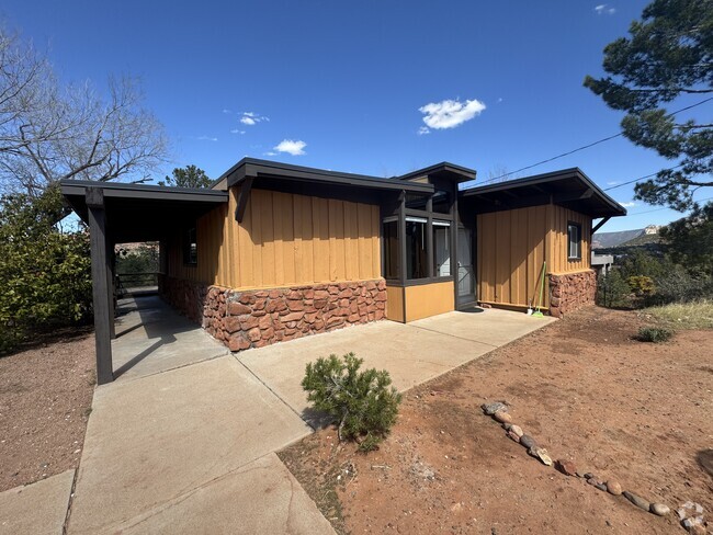 Building Photo - 420 Arroyo Pinon Dr