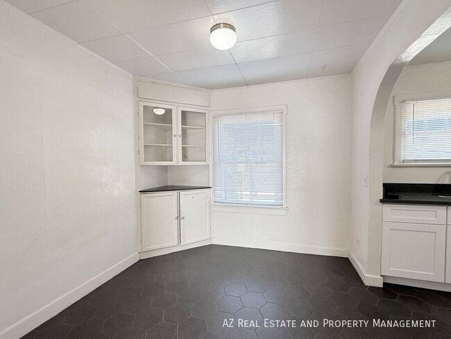 Building Photo - 3809 N 9th Pl