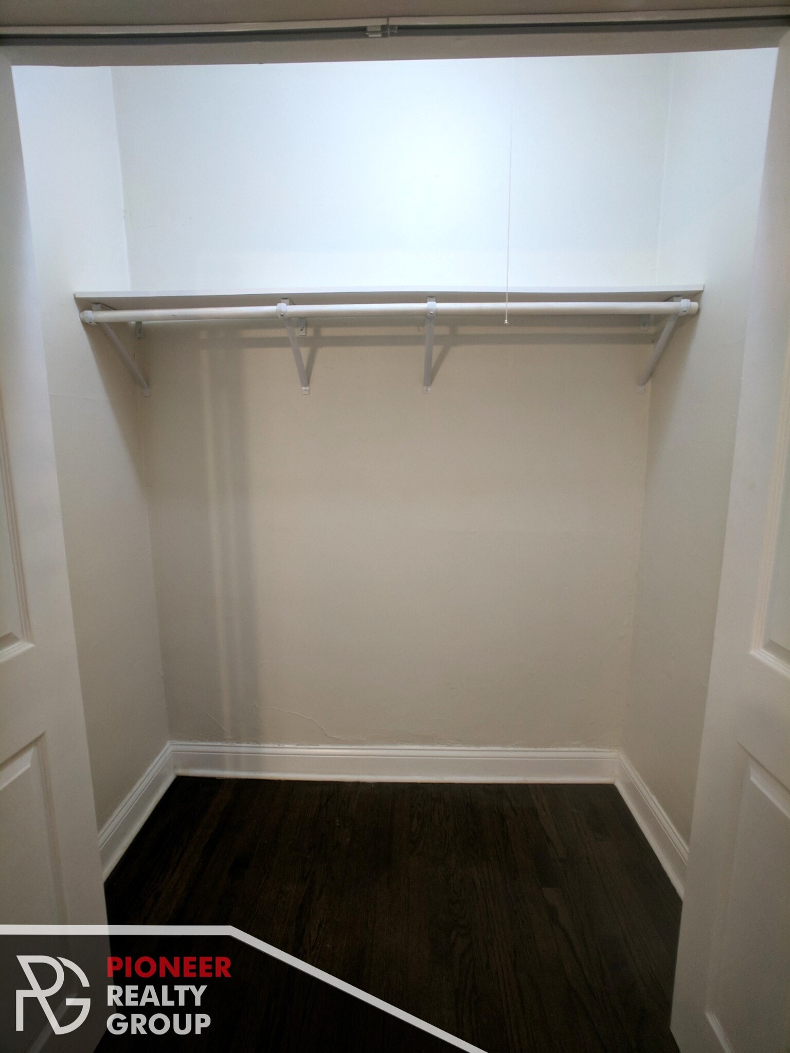 Building Photo - 3814 N Greenview Ave