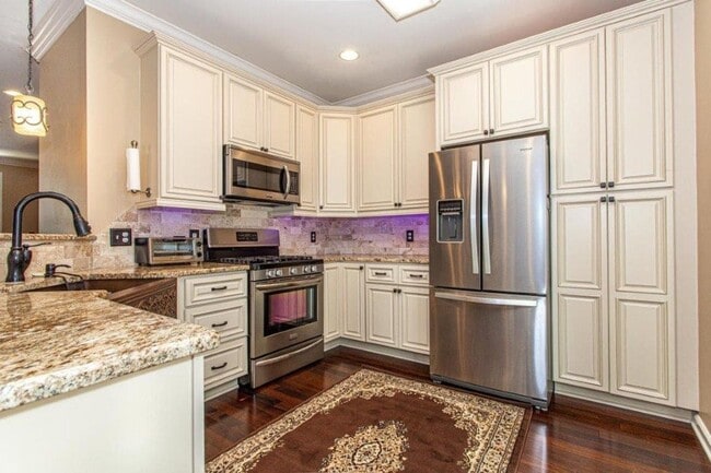 Building Photo - 10714 Prince Albert Way