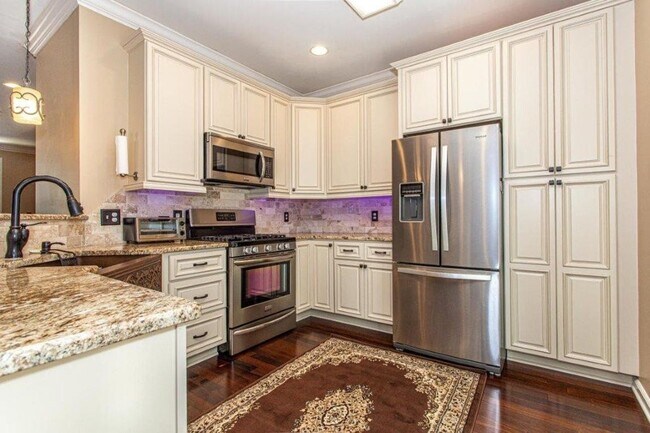 Building Photo - Farragut 37934 -  3 bedroom, 2.5 bath home...