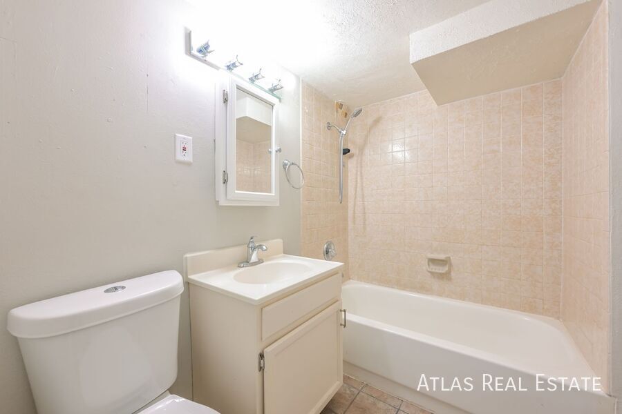 Building Photo - 15876 E Cornell Pl