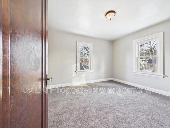 Building Photo - 918 Peckham St