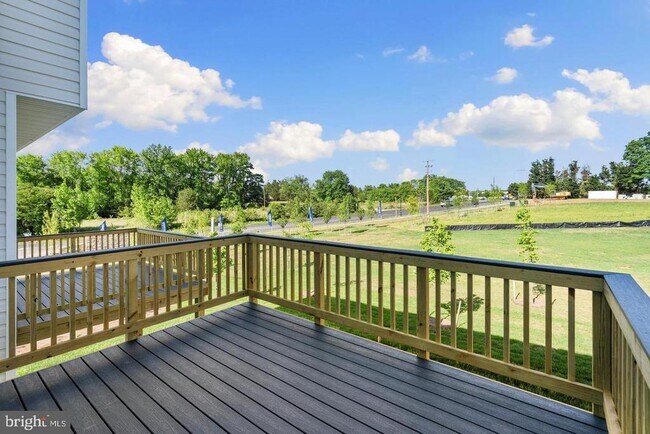 Building Photo - 16502 Green Glade Dr