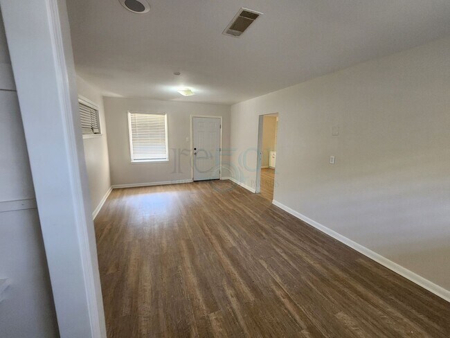 Building Photo - 7520 W Markham St