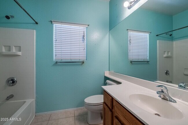 Building Photo - 4618 W Cottontail Rd