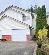 Building Photo - 2 Story Home in Silver Firs