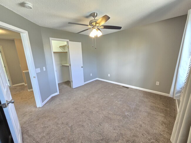 Building Photo - 4280 Solarglen Dr