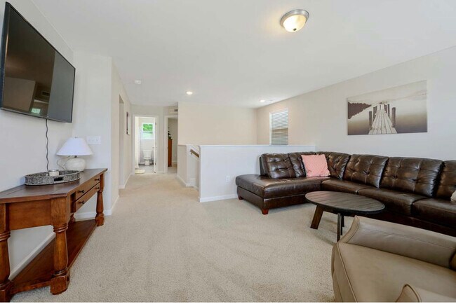 Building Photo - 155 Rossell Park Cir