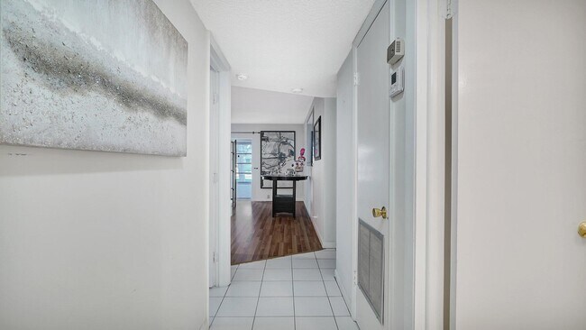 Building Photo - 4750 NW 22nd Ct