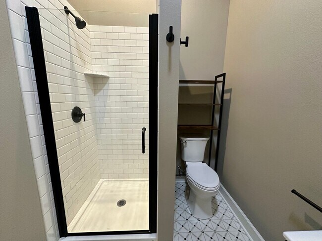 Building Photo - Modern Living with a Touch of Historic Charm