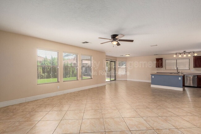 Building Photo - 3748 E Betsy Ln