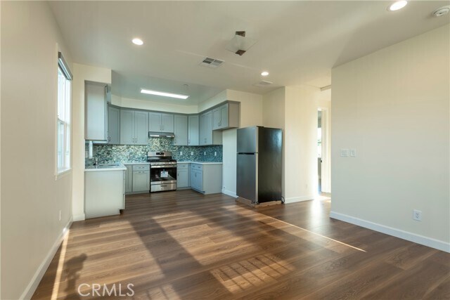 Building Photo - 5922 Encinita Ave